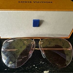 AUTHENTIC LOUIS VUITTON MONOGRAM SUNGLASSES